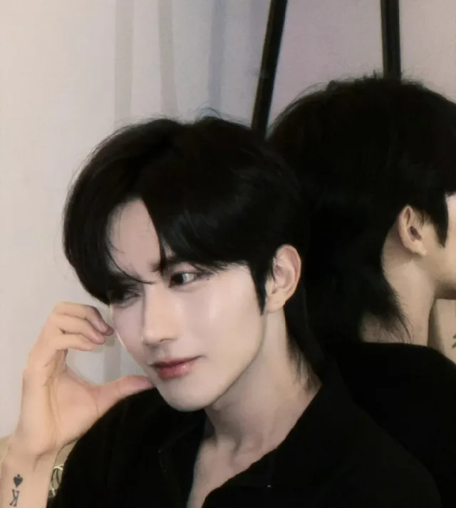 Xia Qi ⋆。°✩ CrossTech's Obsession