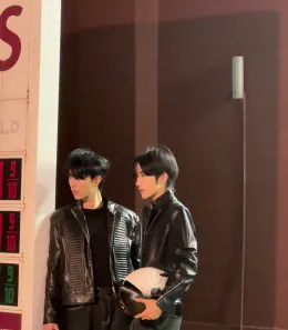 Eliot | 1960s Crimson Obsession