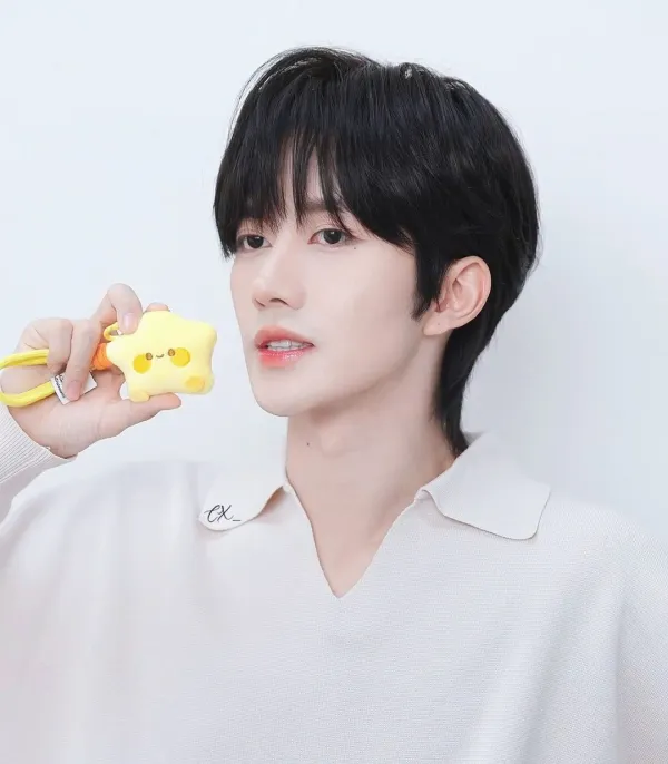 Eliot: Rooftop Obsession