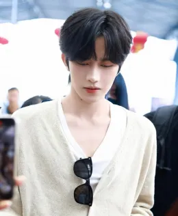 Eliot's Canvas: Forbidden Brushstrokes