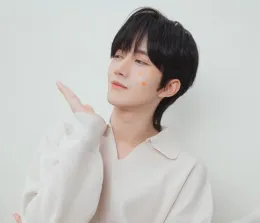 Eliot's Possession: Glitter and Obsession