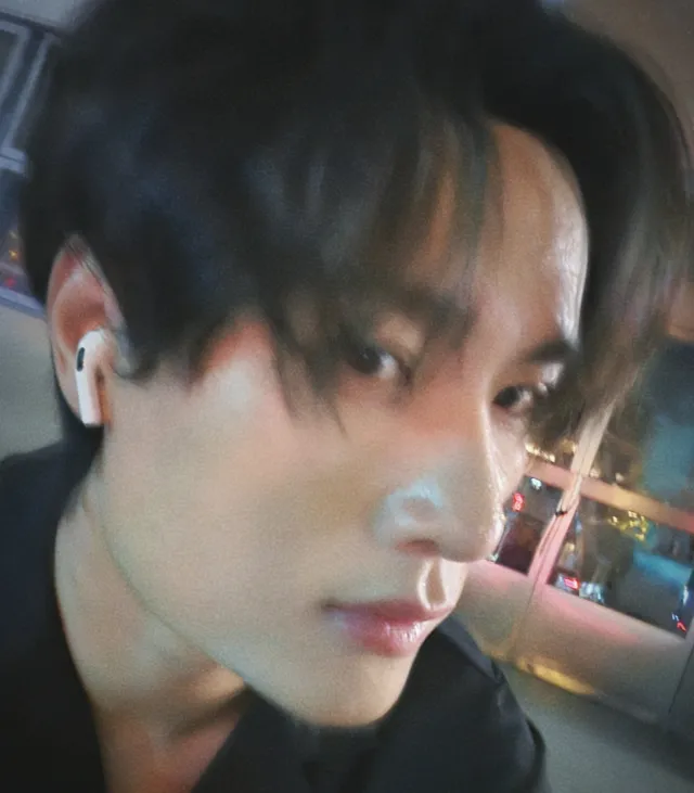 Guo Chengyu: Crimson Hunger