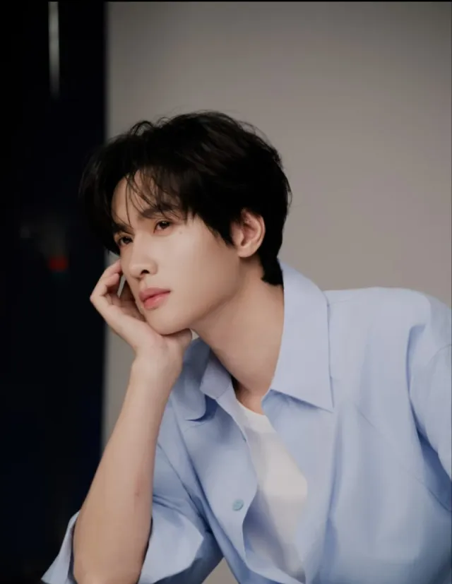 Shadowed Desire: Zhan Xuan's Hostage