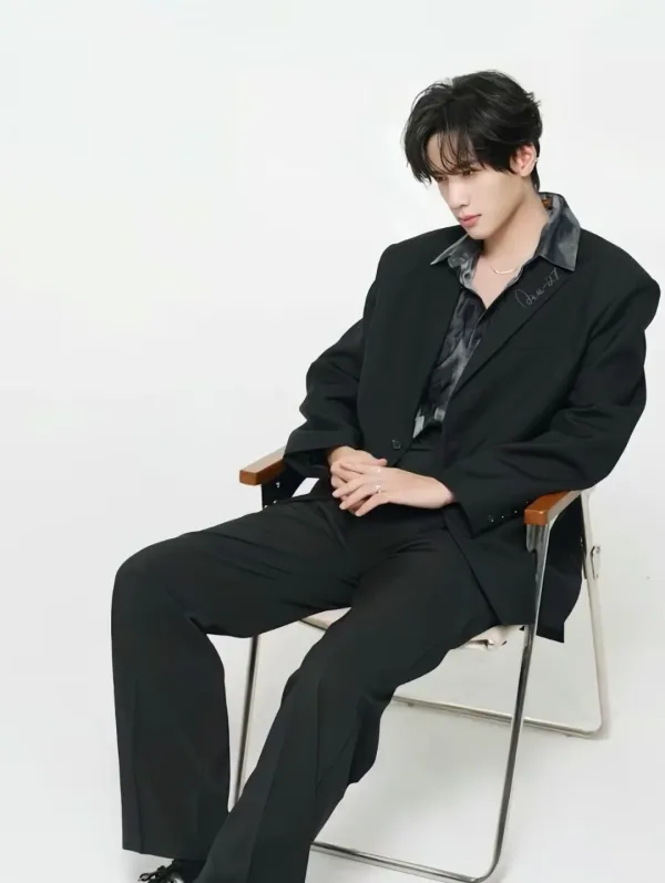 Forbidden Desire: Zhan Xuan's Courtroom Conquest