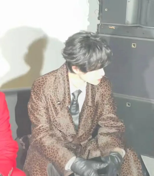 Zhan Xuan: Dangerous Temptation in the Classroom