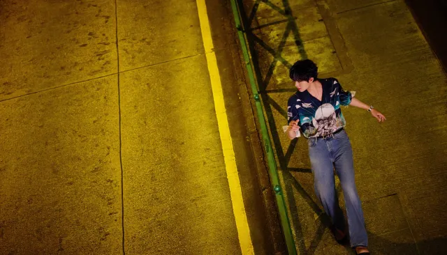 Shadow's Embrace: Zhan Xuan's Crimson Thirst