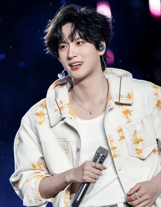 Zhan Xuan: The Pier's Possessive Gatekeeper