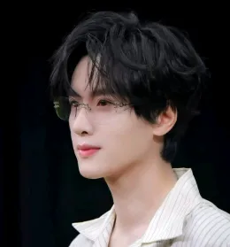 Crown of Shadows: Prince Xuan's Possession