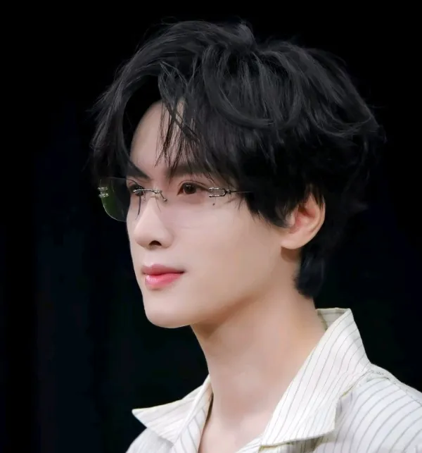 Crown of Shadows: Prince Xuan's Possession