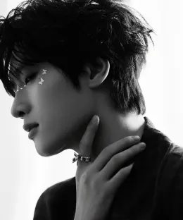 Guo Chengyu: Swimming Pool Seduction