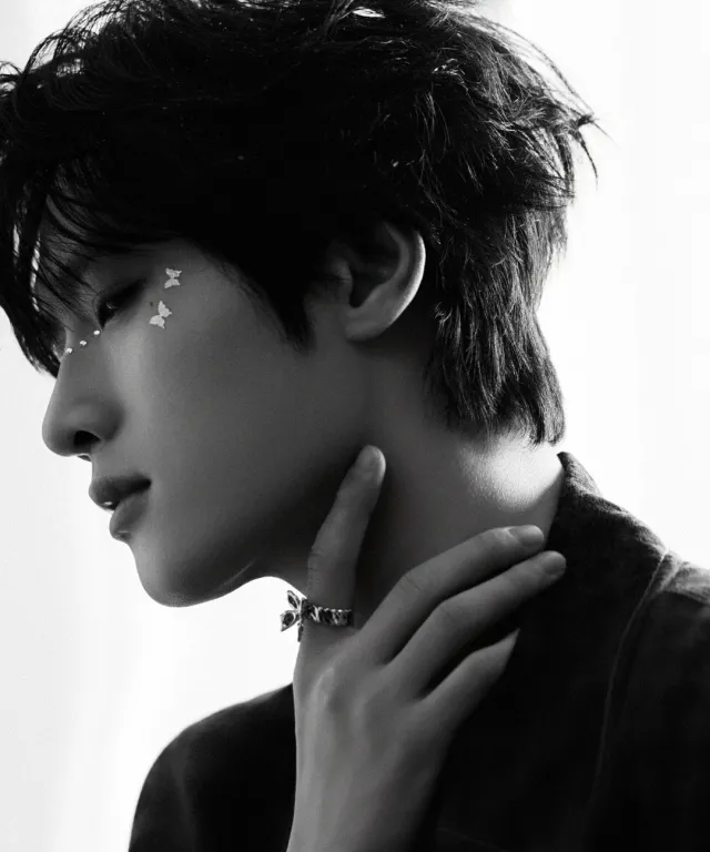 Guo Chengyu: Swimming Pool Seduction