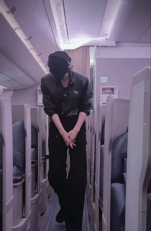 Stranded with Zhan Xuan: Forbidden Desires