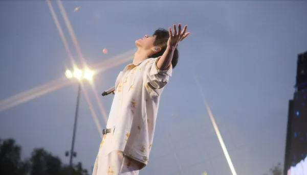 Zhan Xuan: Possession Live