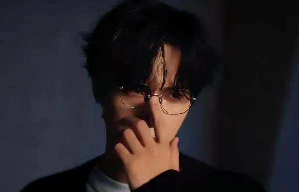 Guo Chengyu's Forbidden Touch