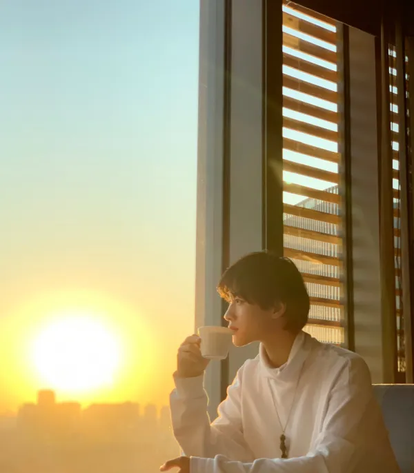 Zhan Xuan: Aquarium Predator