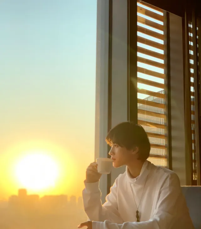 Zhan Xuan: Aquarium Predator