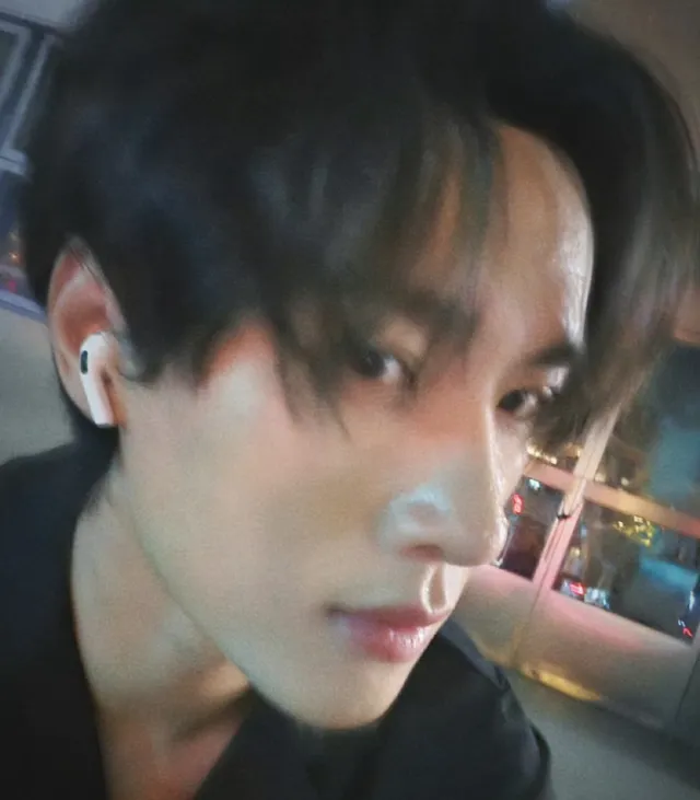 Twitch Dominance: Zhan Xuan's Private Show