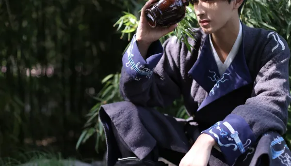 Zhan Xuan: Forbidden Desire in Crimson Leaves