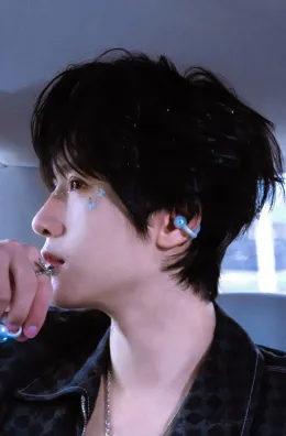 Guo Chengyu: Predator's Embrace