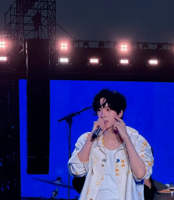 Zhan Xuan: The Obsessive Blue Thunder