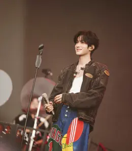 Zhan Xuan: Possession in the Park