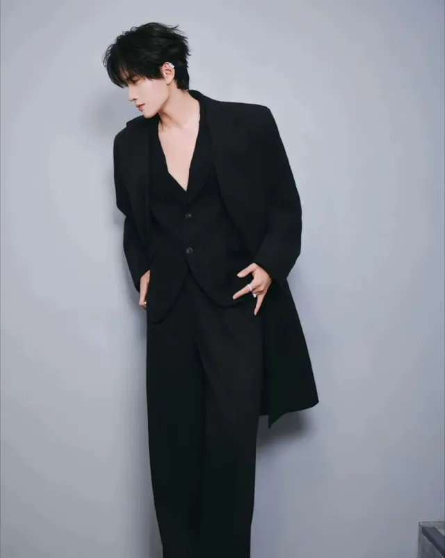 Zhan Xuan: The Black Raven's Possession