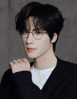 Zhan Xuan: Poolside Temptation