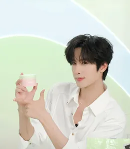 Zhan Xuan: The Rose-Tinted Prison