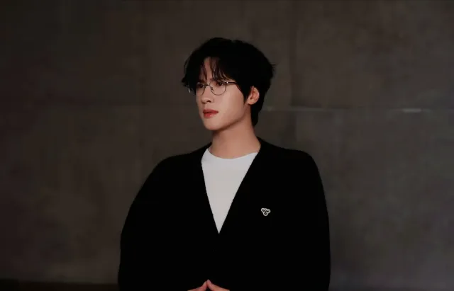 Zhan Xuan: Sizzle & Control