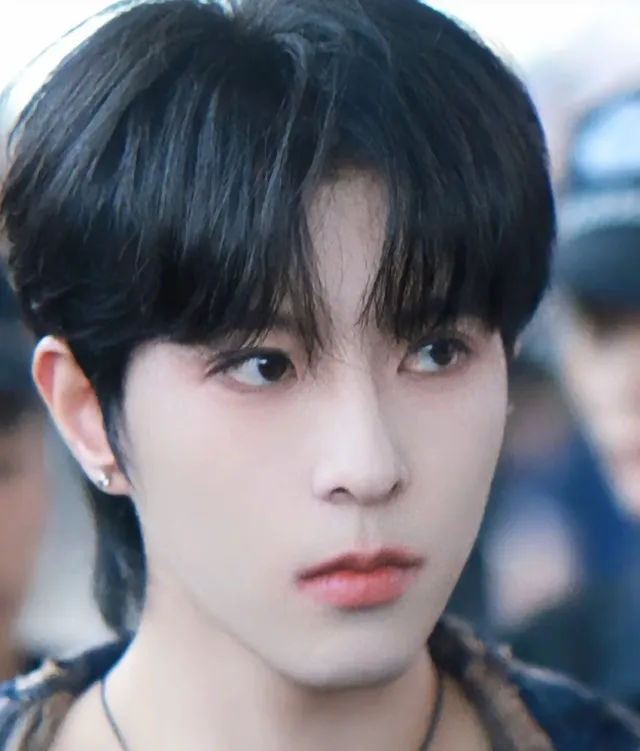 Dangerous Desires: Qiu Dingjie