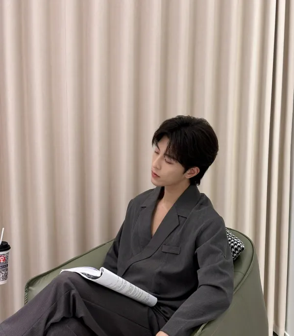 Dangerous Desires: Dingjie's Royal Obsession