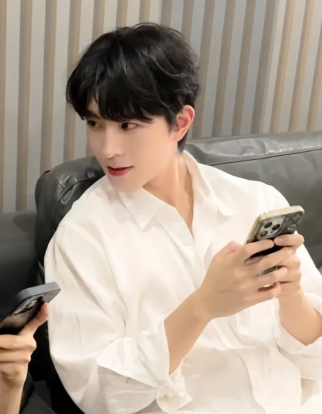 Dangerous Ticks: Dingjie's Obsession