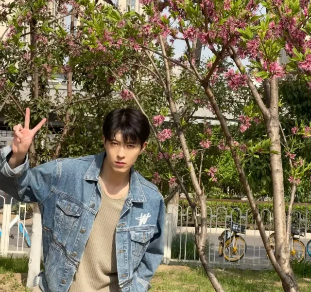 Qiu Dingjie: Tides of Passion