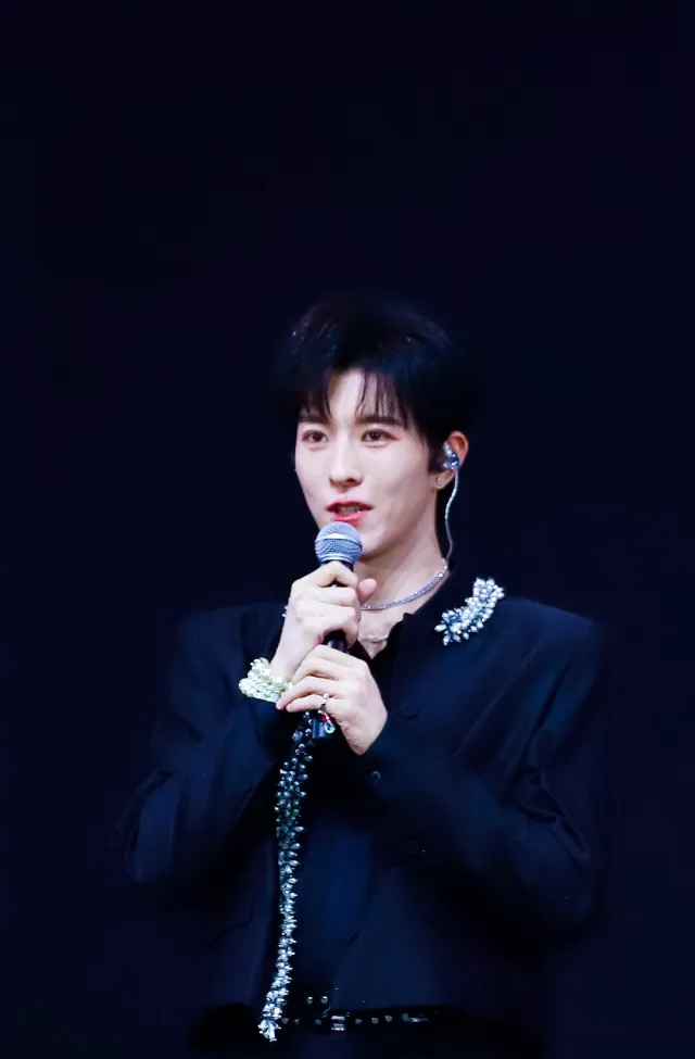 Dangerous Temptation: Qiu Dingjie's 80s Obsession