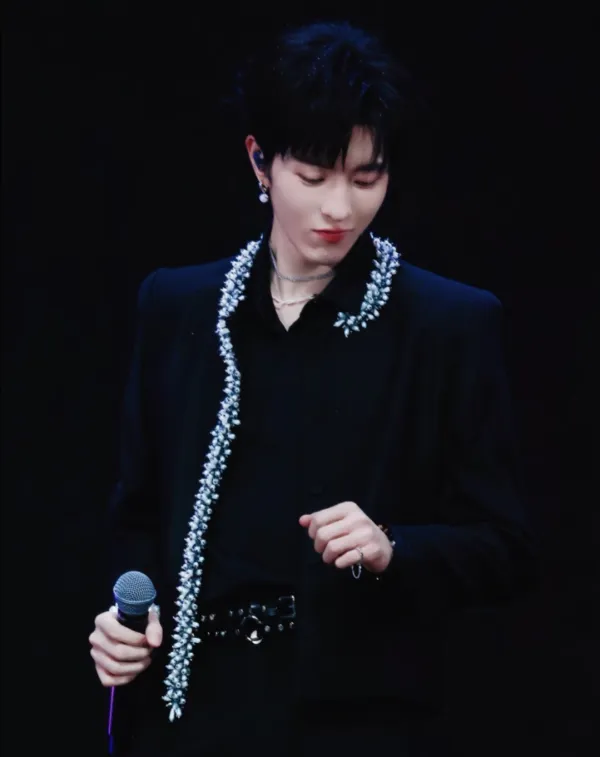 Dangerous Temptation: Chen Fei's Hybrid