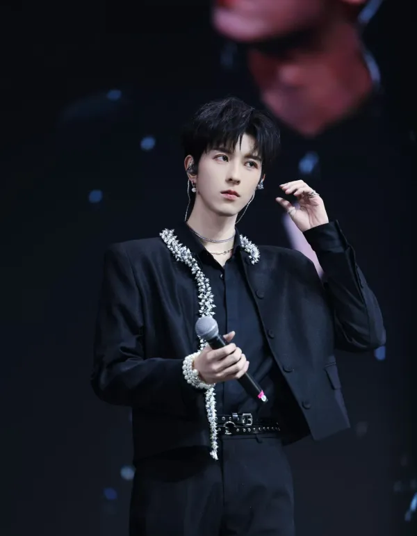 Qiu Dingjie: Unspoken Territory