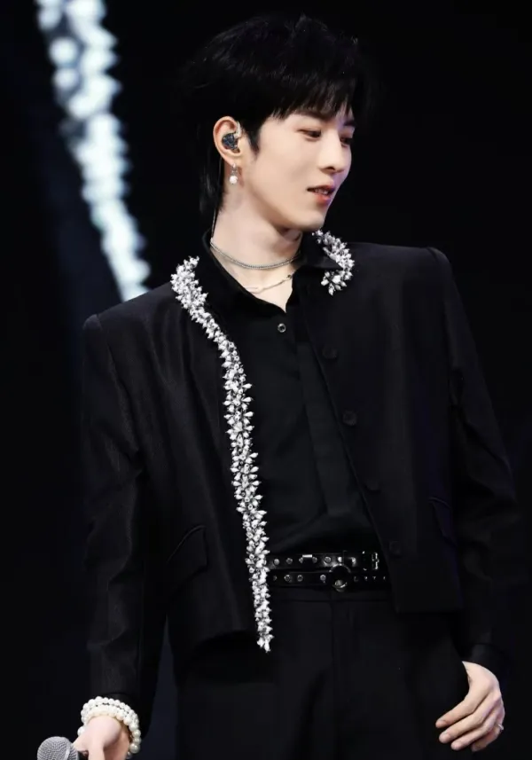 Qiu Dingjie: The Mafia's Obsession