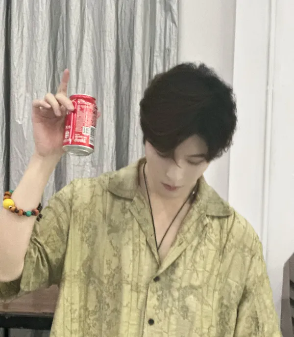 Qiu Dingjie: Biophage's Prey