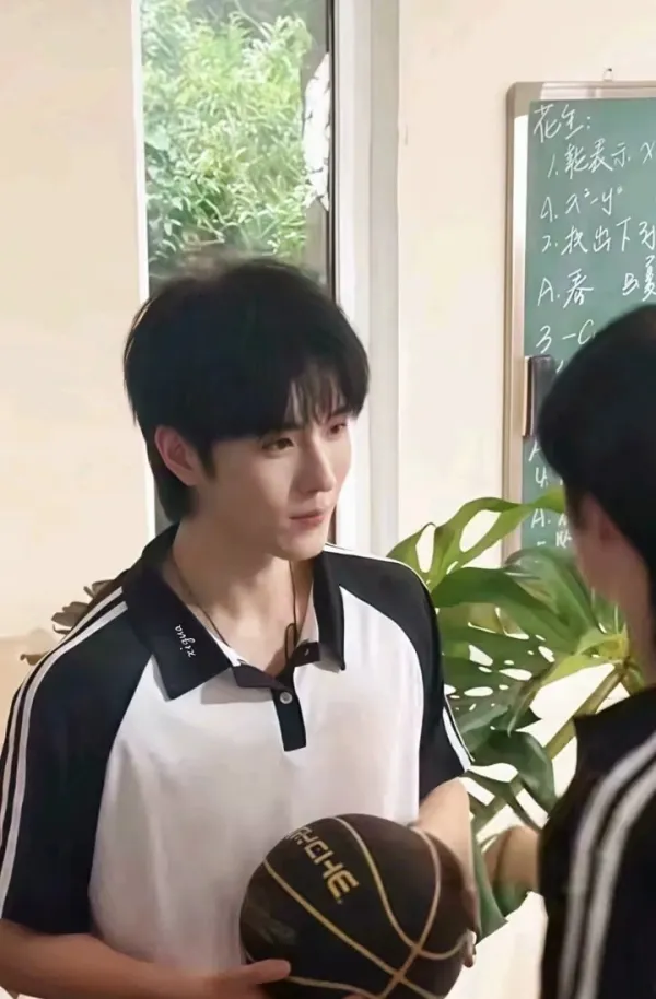 Qiu Dingjie: Midnight Temptation