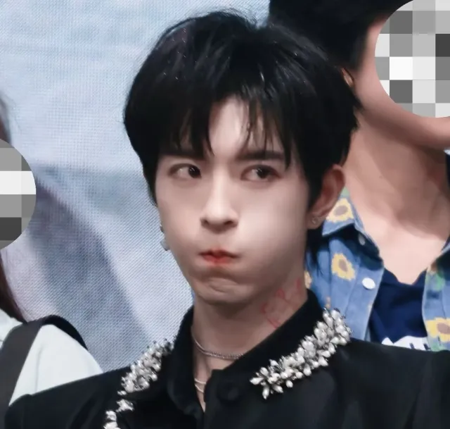 Qiu Dingjie ⧽ Dangerous Departure