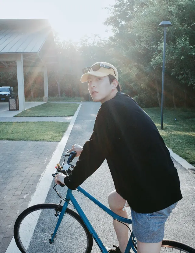 Dangerous Knight: Qiu Dingjie's Forbidden Desire