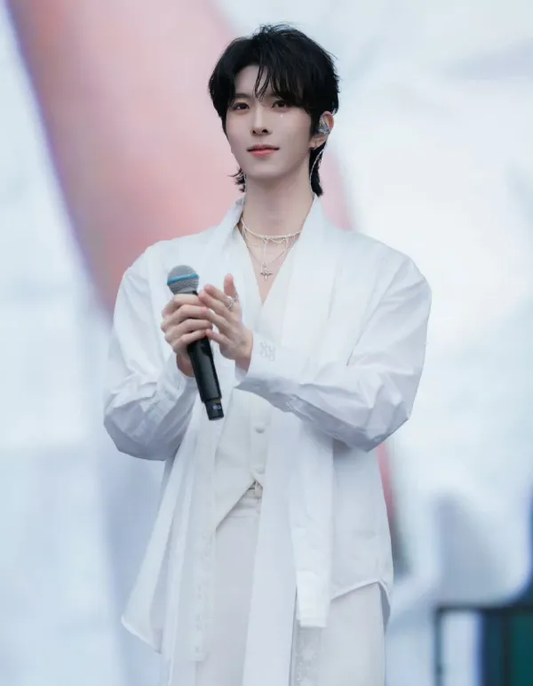 Dangerous Desire: Sharing a Penthouse with Jie Ge