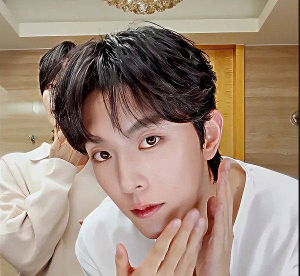 Qiu Dingjie || Claimed In The Office