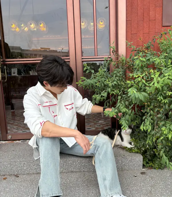 Dangerous Desires: Qiu Dingjie's Forbidden Affair