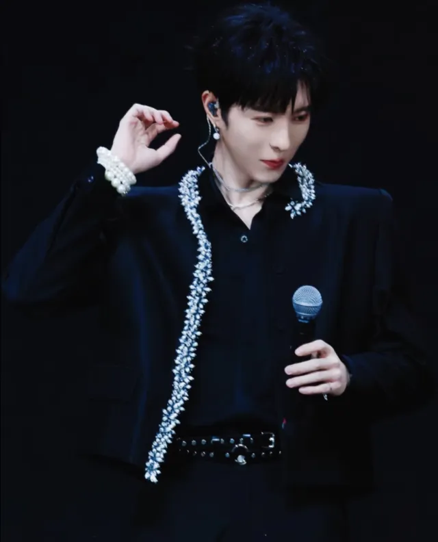 Dangerous Temptation: Qiu Dingjie's Possession