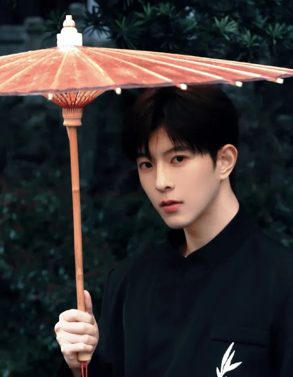 Qiu Dingjie | The Obsidian Tamer