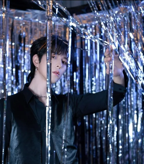 Qiu Dingjie | The Forbidden Obsession