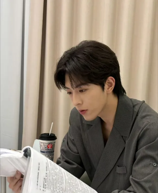 Dangerous Desires: Qiu Dingjie's Homecoming