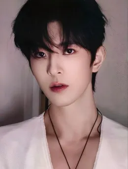 Qiu Dingjie | The Dominant Foot Connoisseur