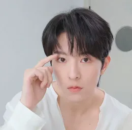 Qiu Dingjie: Crimson Manor